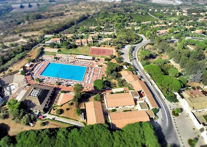 Отель Athena Contrada Piombo